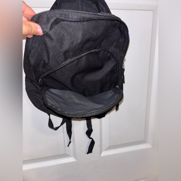 🖤 Simple Black Backpack 🖤 - Picture 4 of 4